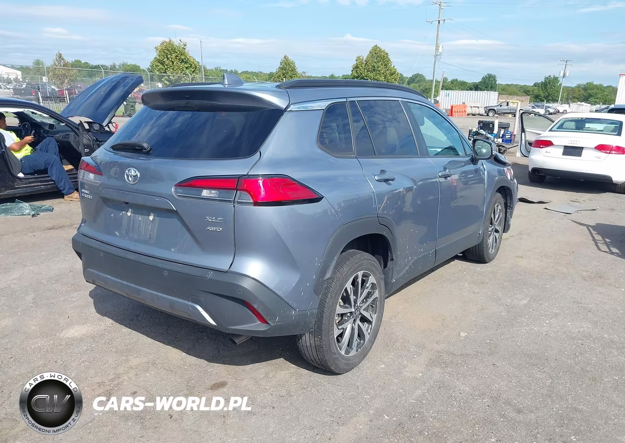 2024 Toyota Corolla Cross Xle VIN:7MUDAABG0RV082925 - 4