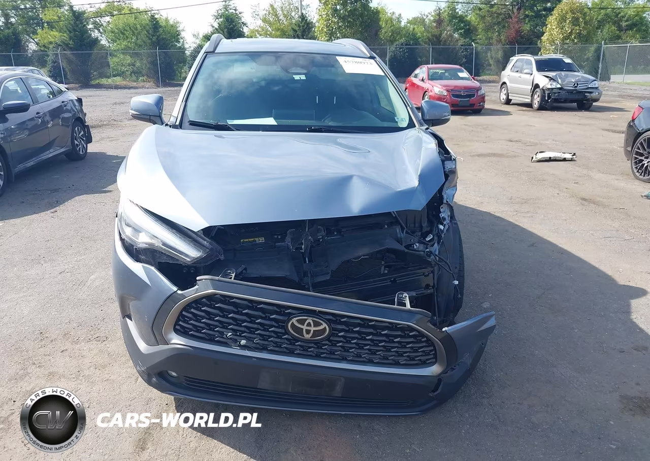 2024 Toyota Corolla Cross Xle VIN:7MUDAABG0RV082925 - 6