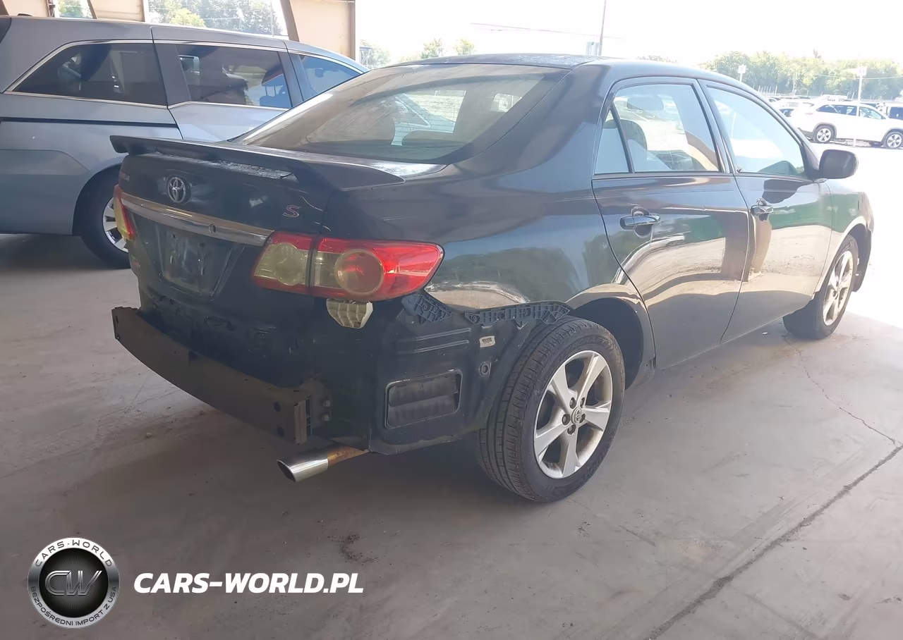 2013 Toyota Corolla S VIN:2T1BU4EE1DC981914 - 4
