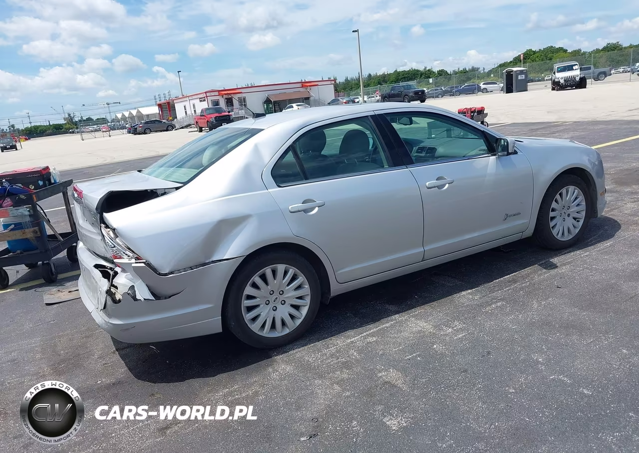 2012 Ford Fusion Hybrid VIN:3FADP0L36CR245821 - 4