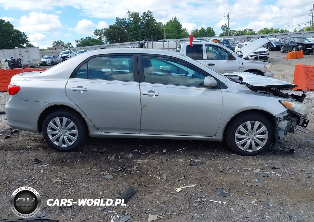 2013 Toyota Corolla Le VIN:5YFBU4EE2DP183826 - 13