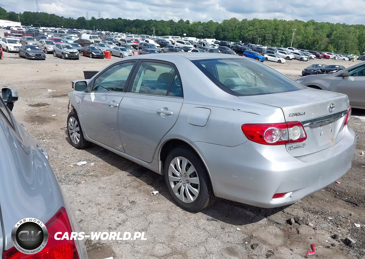 2013 Toyota Corolla Le VIN:5YFBU4EE2DP183826 - 3