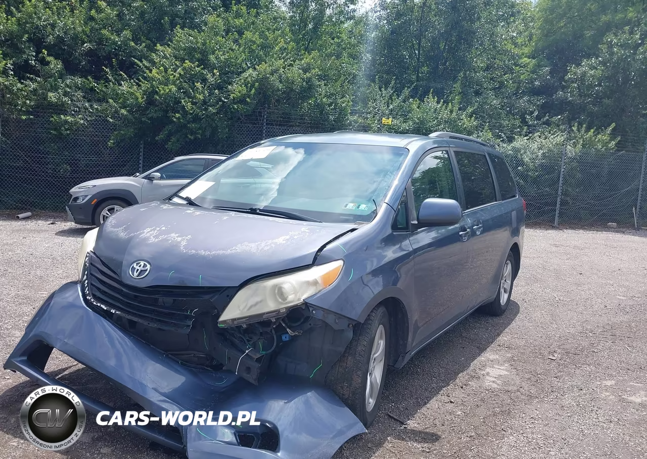 2014 Toyota Sienna Le V6 8 Passenger VIN:5TDKK3DC5ES478945 - 2
