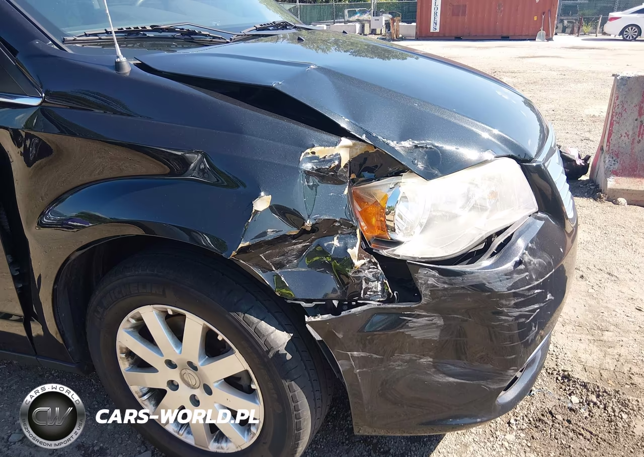 2014 Chrysler Town & Country Touring VIN:2C4RC1BG0ER408249 - 13