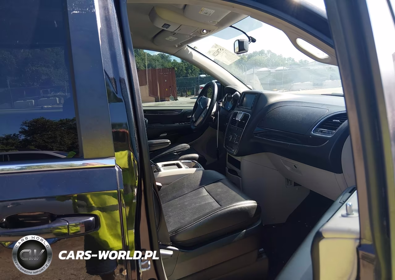 2014 Chrysler Town & Country Touring VIN:2C4RC1BG0ER408249 - 5