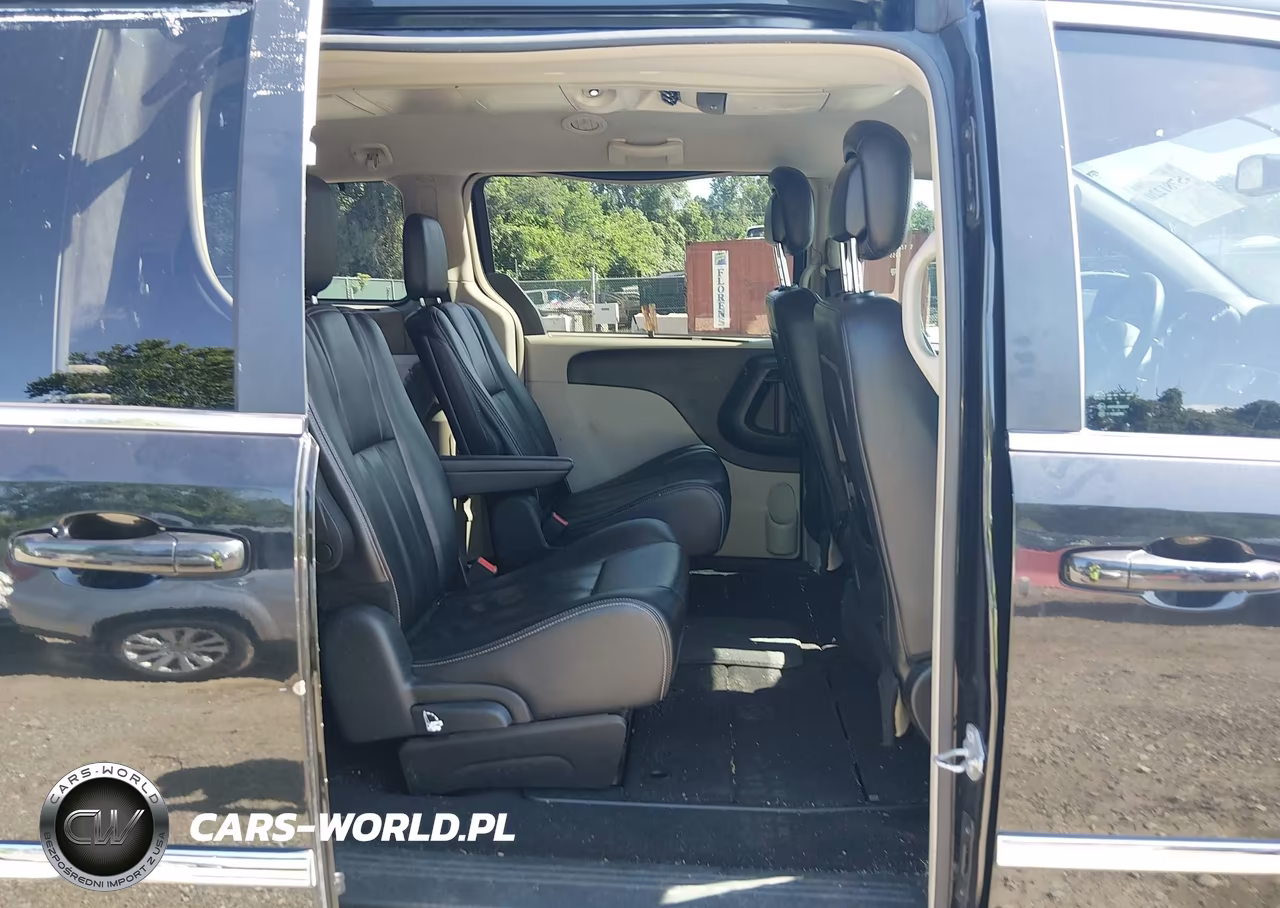 2014 Chrysler Town & Country Touring VIN:2C4RC1BG0ER408249 - 8