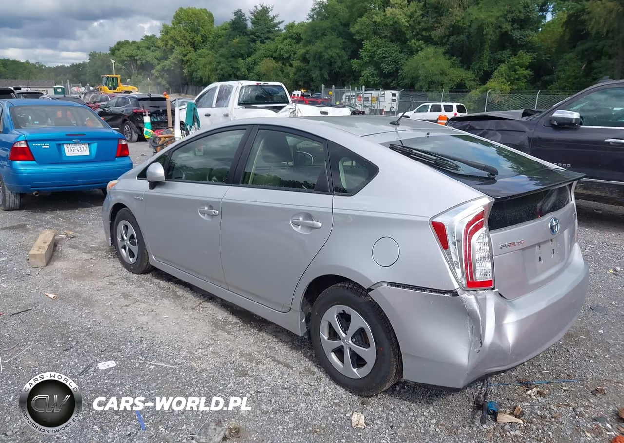 2013 Toyota Prius Two VIN:JTDKN3DU6D1683959 - 3