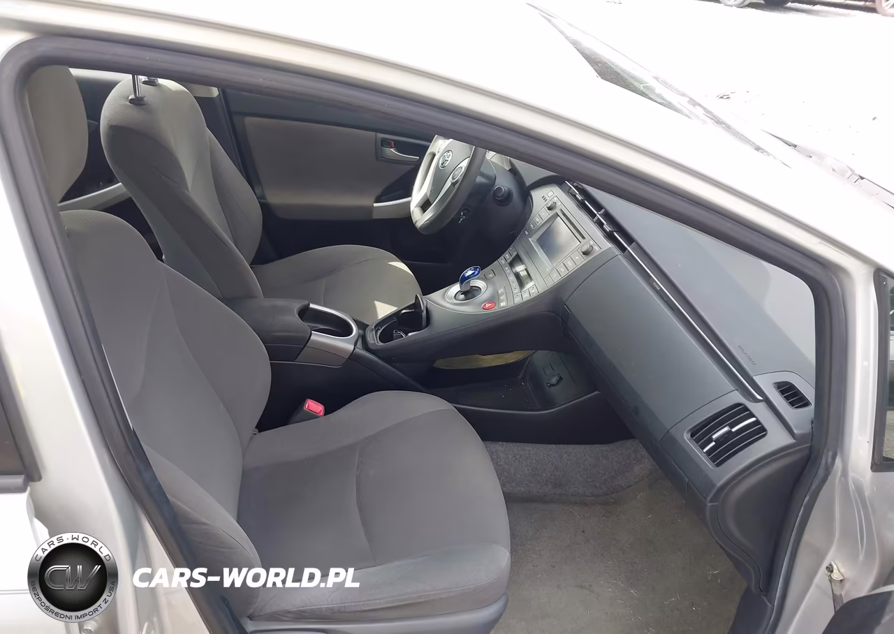 2013 Toyota Prius Two VIN:JTDKN3DU6D1683959 - 5
