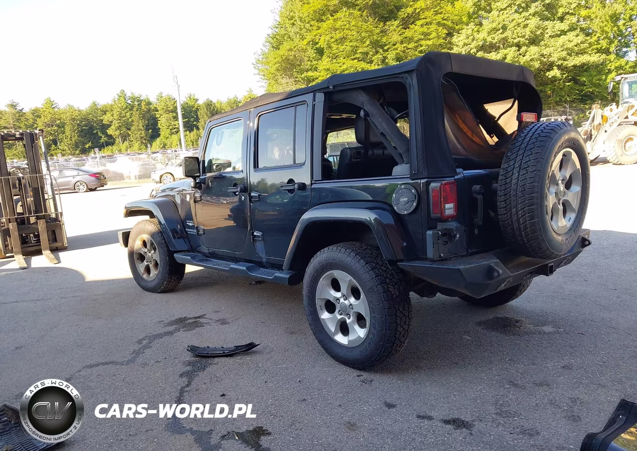 2014 Jeep Wrangler Unlimited Sahara VIN:1C4HJWEG9EL117395 - 3