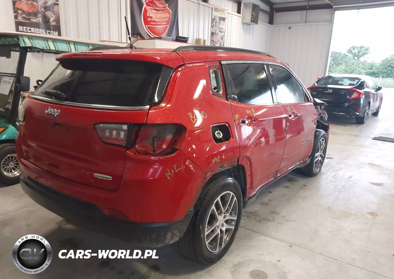 2018 Jeep Compass Sun And Wheel Fwd VIN:3C4NJCBB1JT469508 - 4