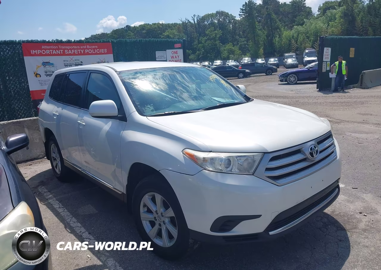 2013 Toyota Highlander Base V6 – zdjęcie 1 z 17