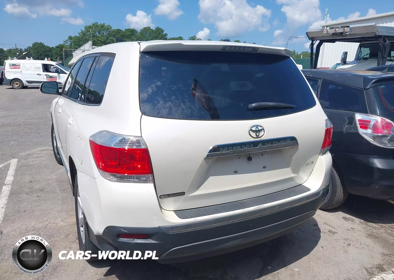 2013 Toyota Highlander Base V6 VIN:5TDBK3EH2DS265136 - 16
