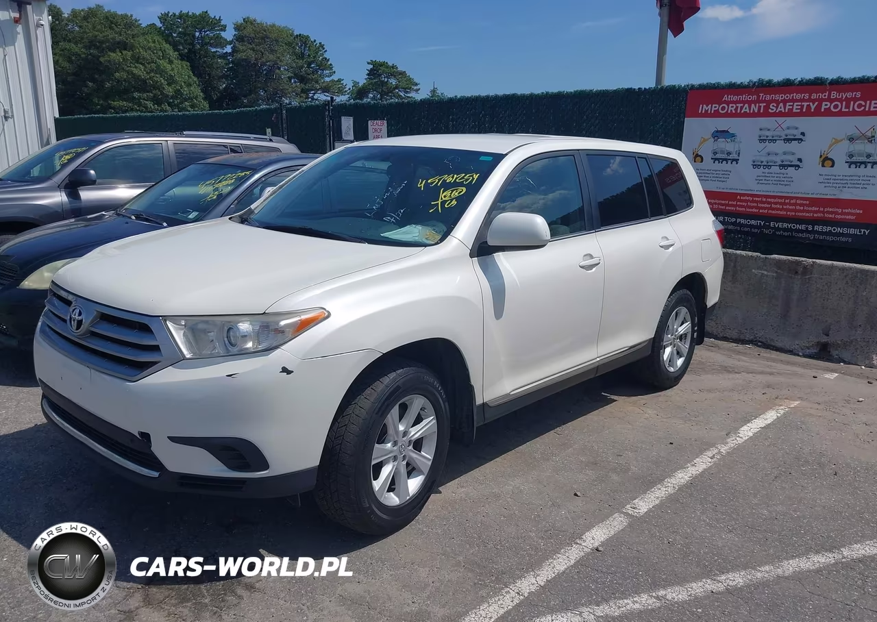 2013 Toyota Highlander Base V6 VIN:5TDBK3EH2DS265136 - 2