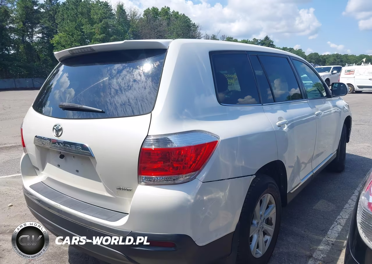 2013 Toyota Highlander Base V6 VIN:5TDBK3EH2DS265136 - 4