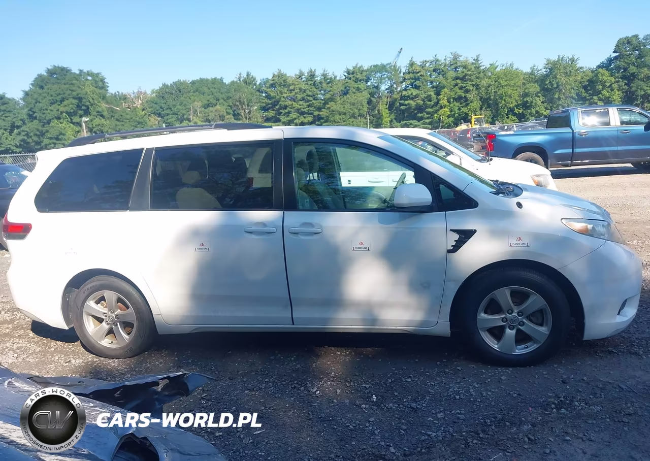2013 Toyota Sienna Le V6 8 Passenger VIN:5TDKK3DC5DS401653 - 13