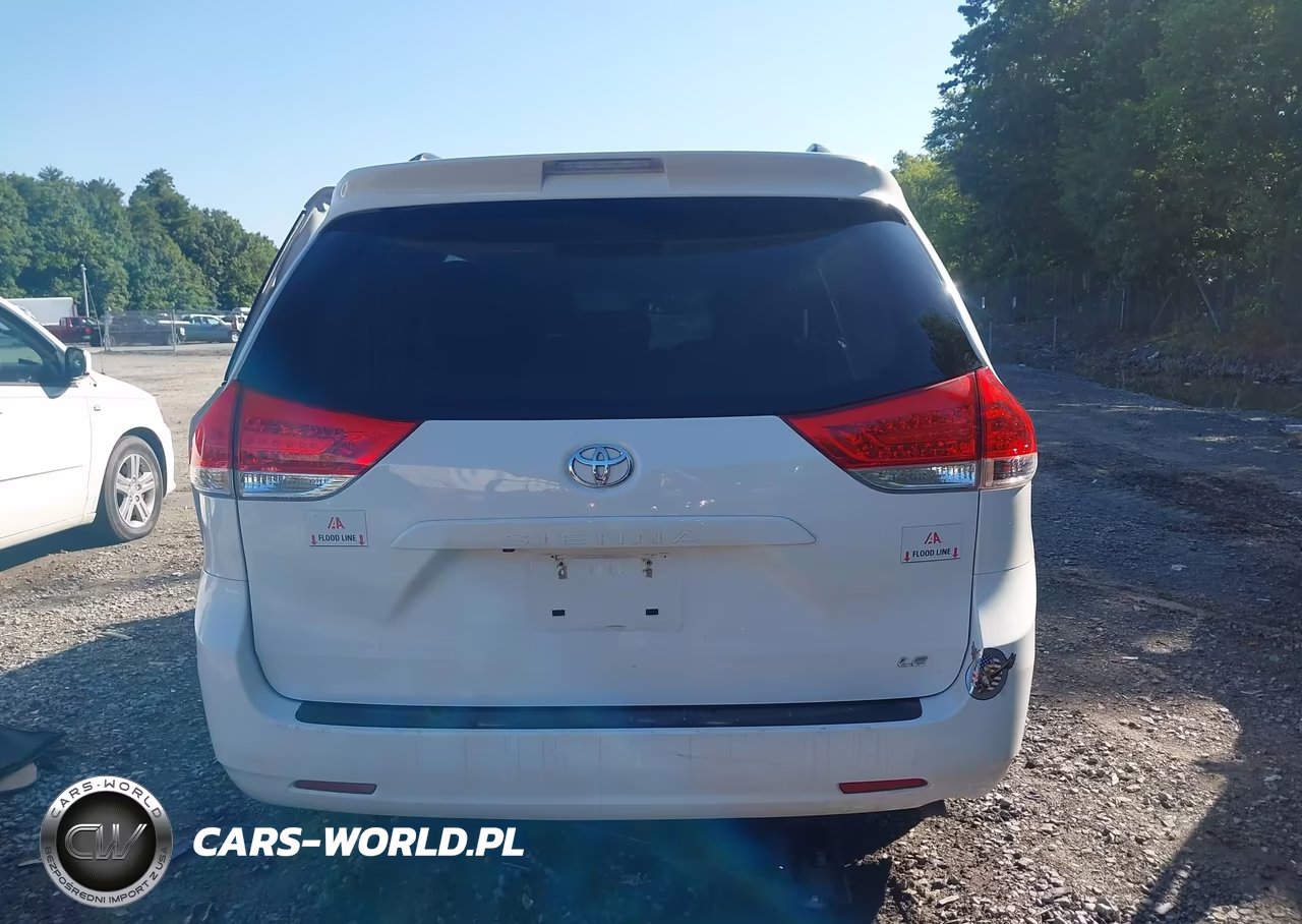 2013 Toyota Sienna Le V6 8 Passenger VIN:5TDKK3DC5DS401653 - 16