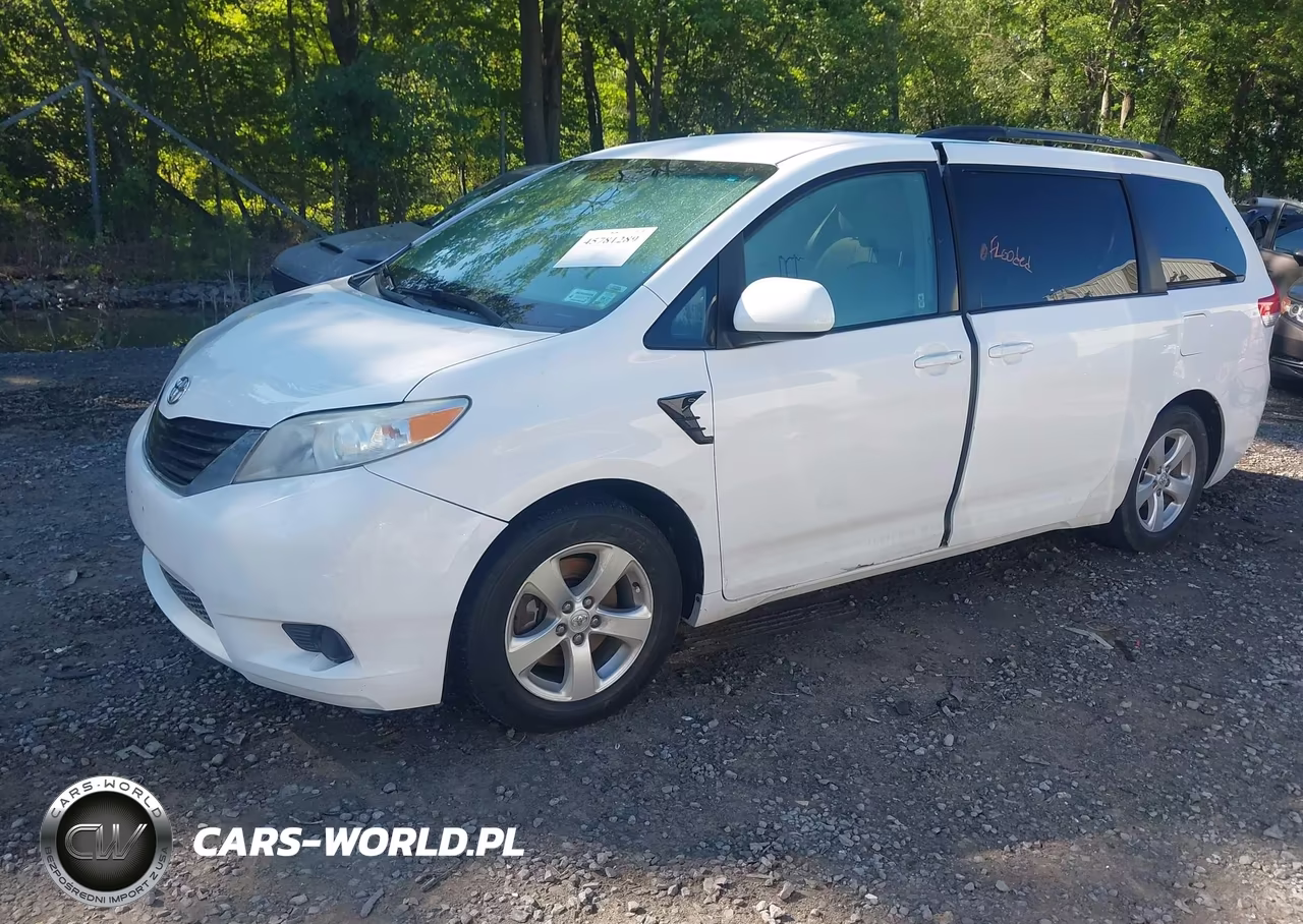 2013 Toyota Sienna Le V6 8 Passenger VIN:5TDKK3DC5DS401653 - 2