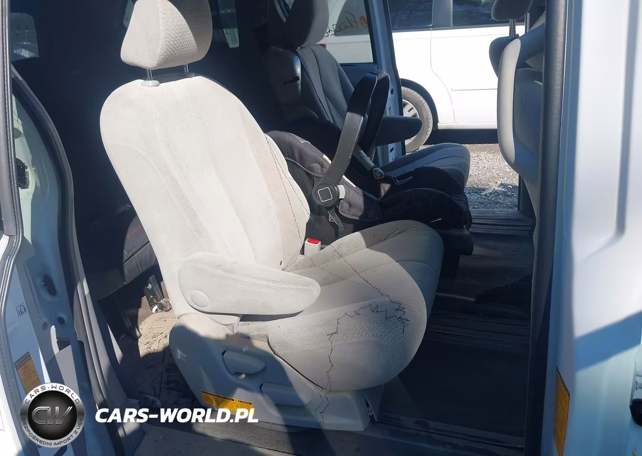 2013 Toyota Sienna Le V6 8 Passenger VIN:5TDKK3DC5DS401653 - 8