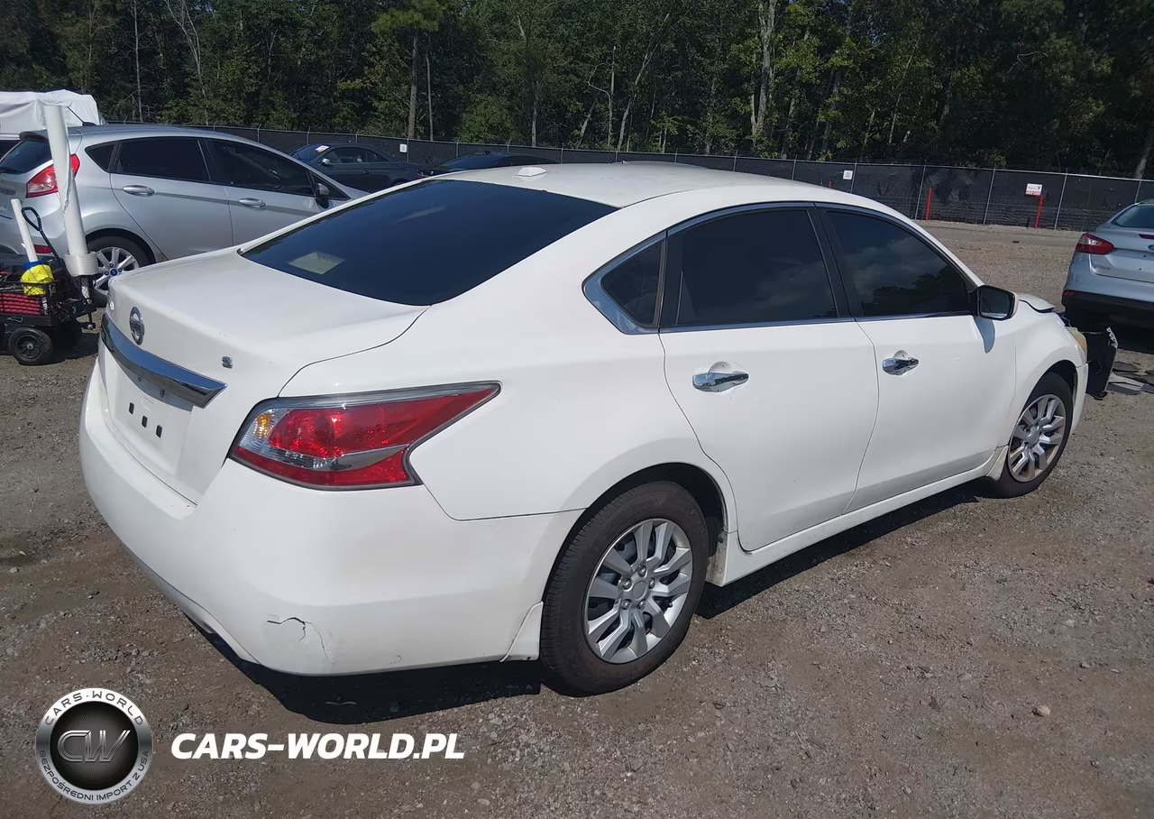 2015 Nissan Altima 2.5 S VIN:1N4AL3AP1FC275673 - 4
