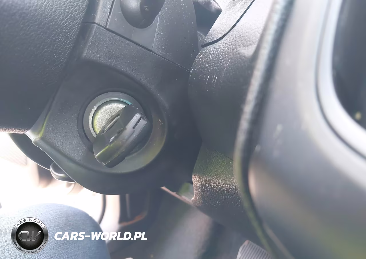 2018 Ford Focus Se VIN:1FADP3F25JL317172 - 11