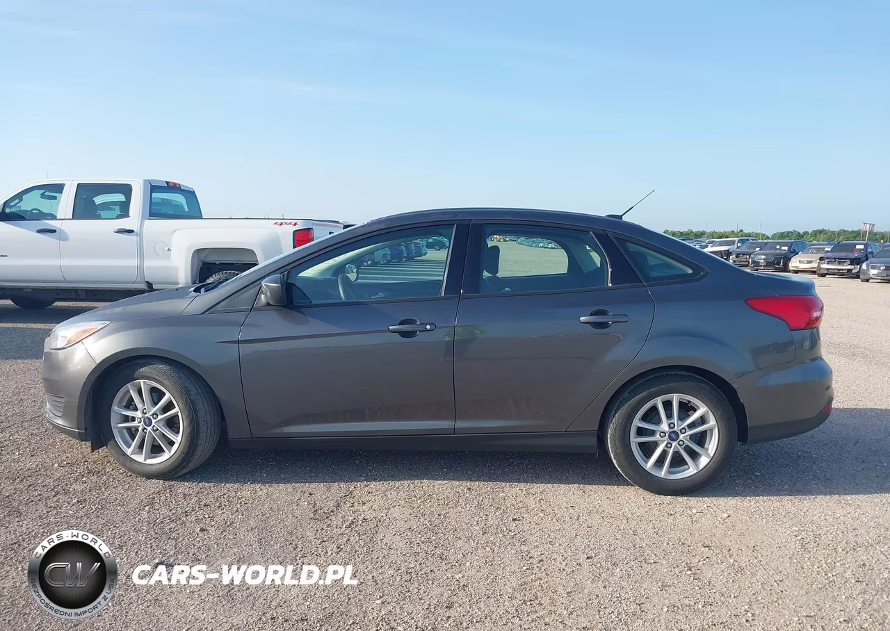 2018 Ford Focus Se VIN:1FADP3F25JL317172 - 14