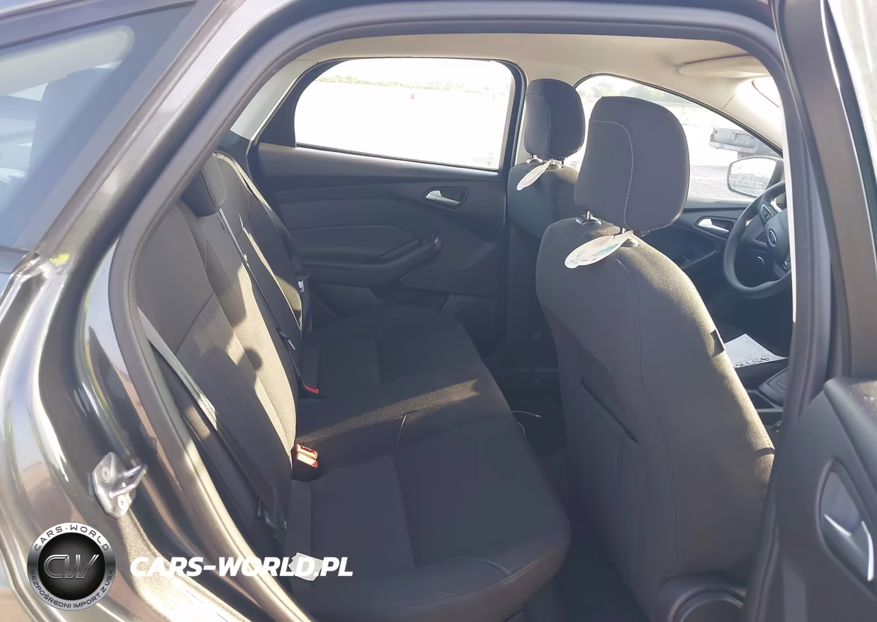 2018 Ford Focus Se VIN:1FADP3F25JL317172 - 8
