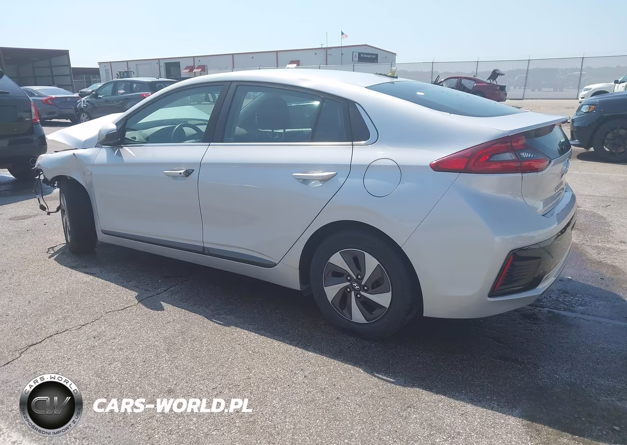 2018 Hyundai Ioniq Hybrid Sel VIN:KMHC75LC8JU067995 - 3