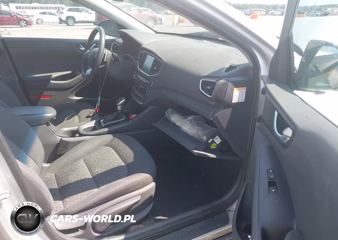 2018 Hyundai Ioniq Hybrid Sel VIN:KMHC75LC8JU067995 - 5