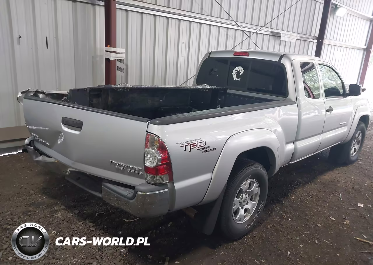 2010 Toyota Tacoma Prerunner V6 VIN:5TETU4GN8AZ724434 - 4