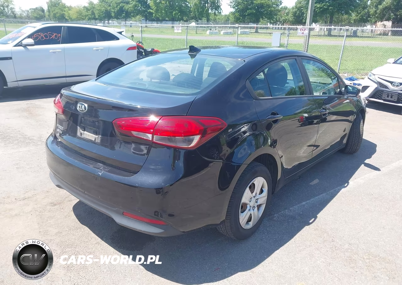 2017 Kia Forte Lx VIN:3KPFK4A73HE158472 - 4