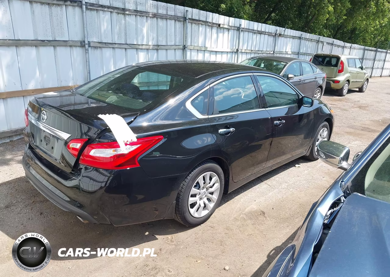 2017 Nissan Altima 2.5 S VIN:1N4AL3AP3HC223724 - 4