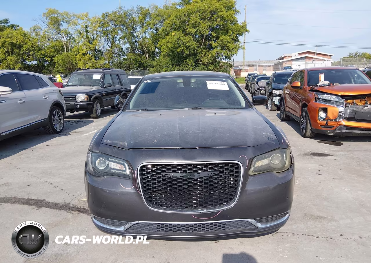 2018 Chrysler 300 Touring VIN:2C3CCAAG4JH275541 - 13