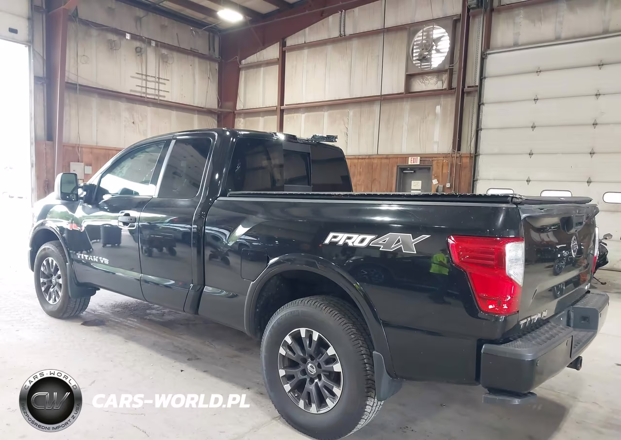 2018 Nissan Titan Pro-4X-S-Sv VIN:1N6AA1C52JN529353 - 3