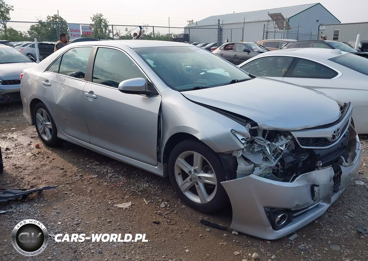 2014 Toyota Camry Se – zdjęcie 1 z 17