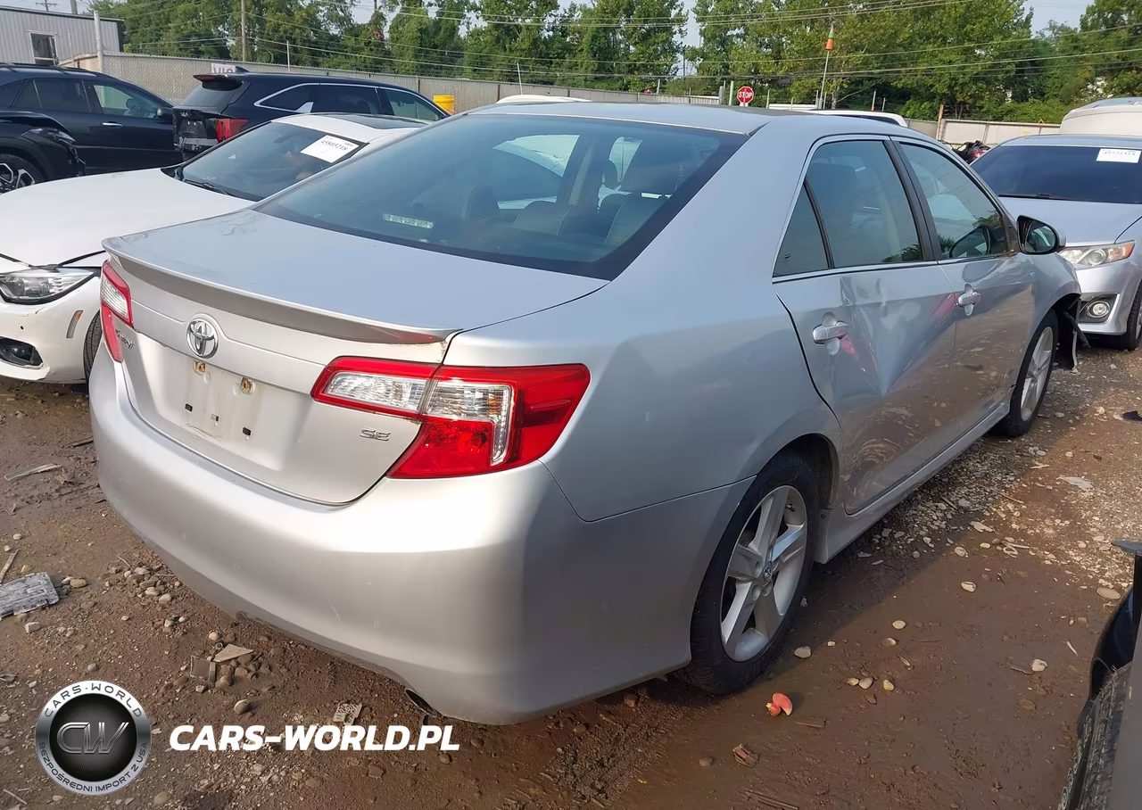 2014 Toyota Camry Se VIN:4T1BF1FKXEU434962 - 4