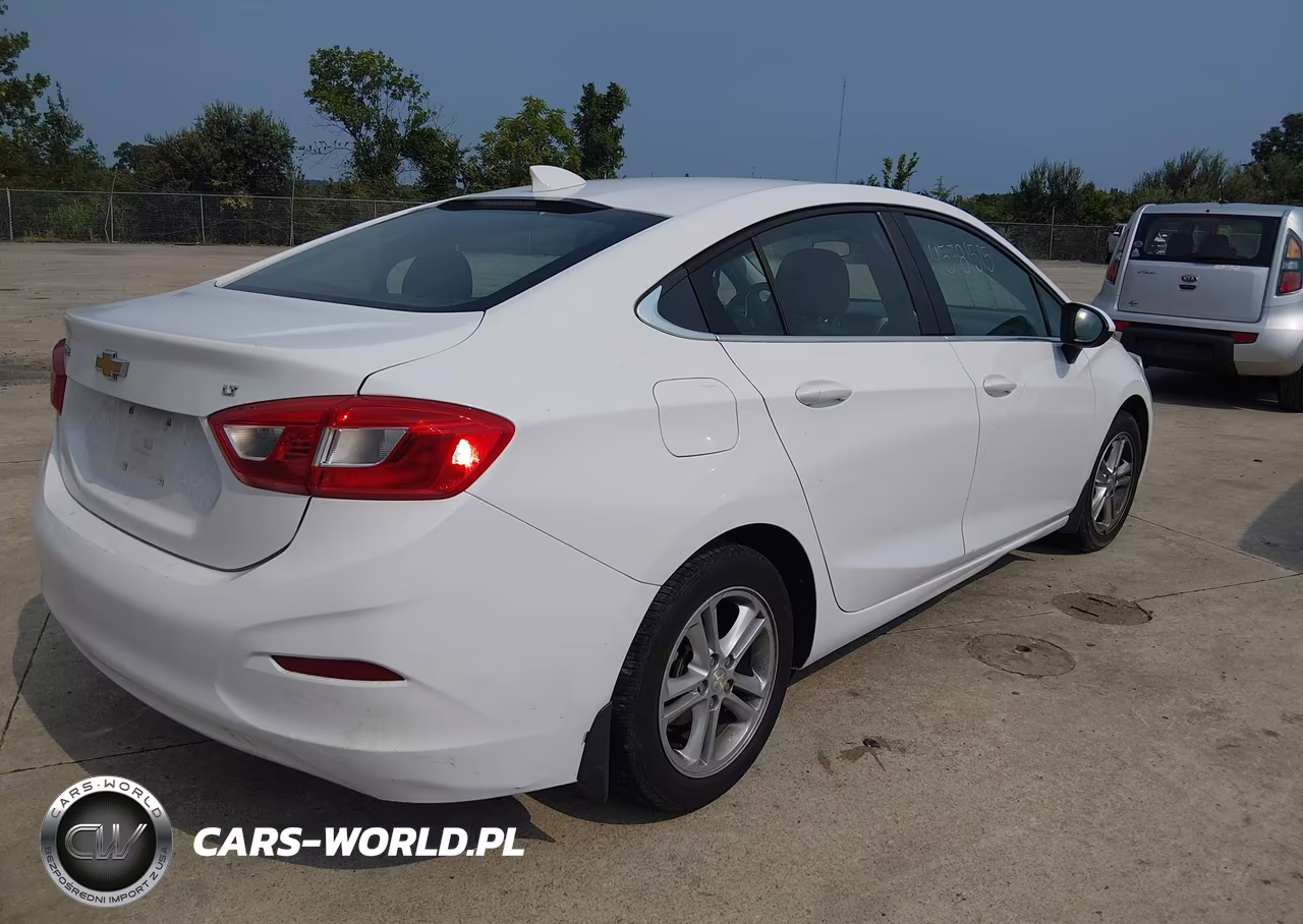 2017 Chevrolet Cruze Lt Auto VIN:1G1BE5SM8H7243882 - 4