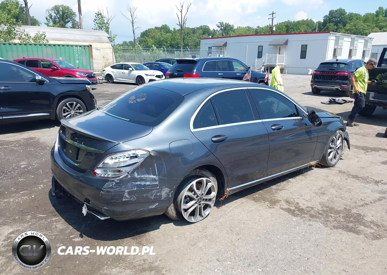2015 Mercedes-Benz C 300 VIN:55SWF4JB5FU066911 - 4