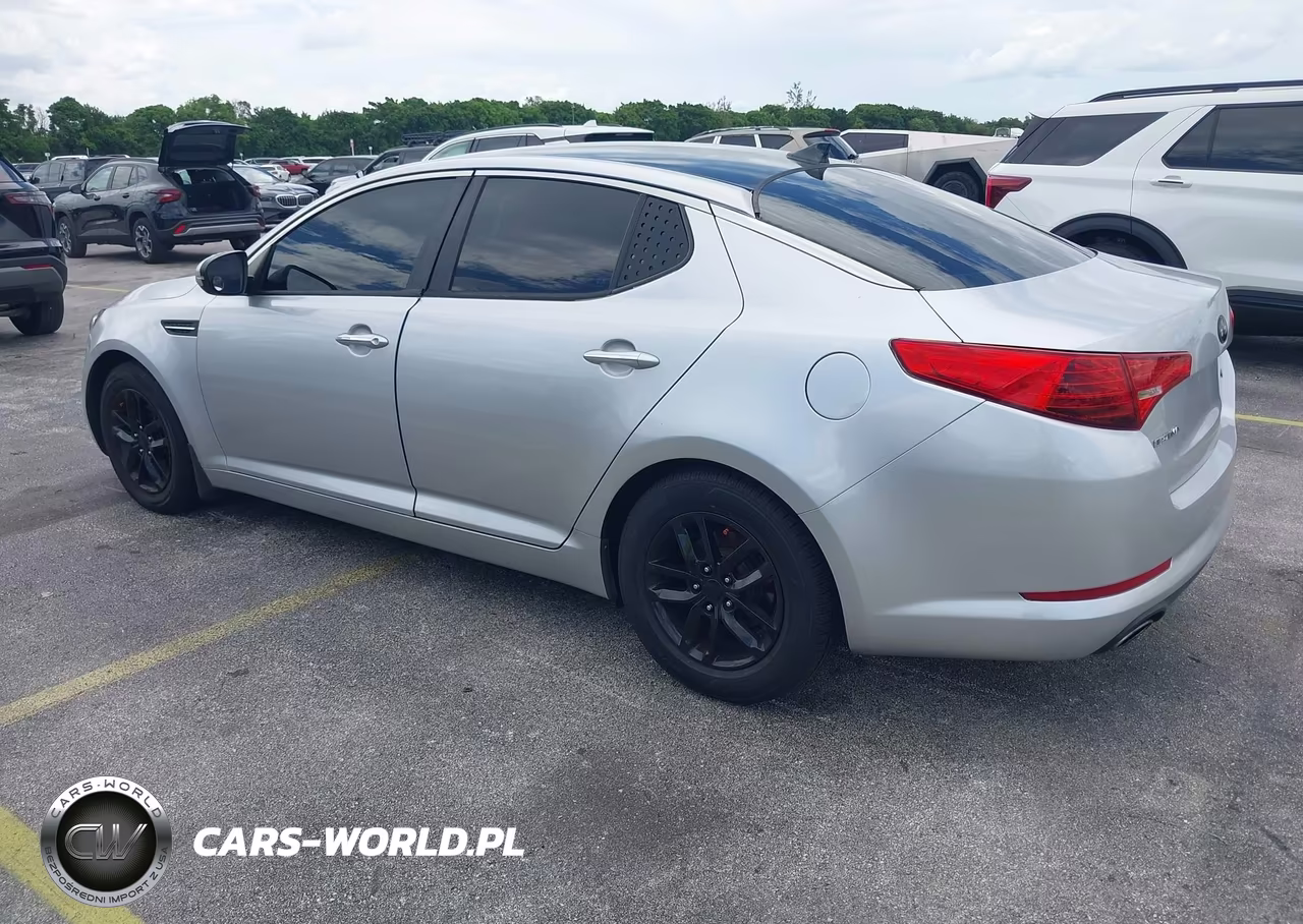 2012 Kia Optima Lx VIN:5XXGM4A76CG050667 - 3