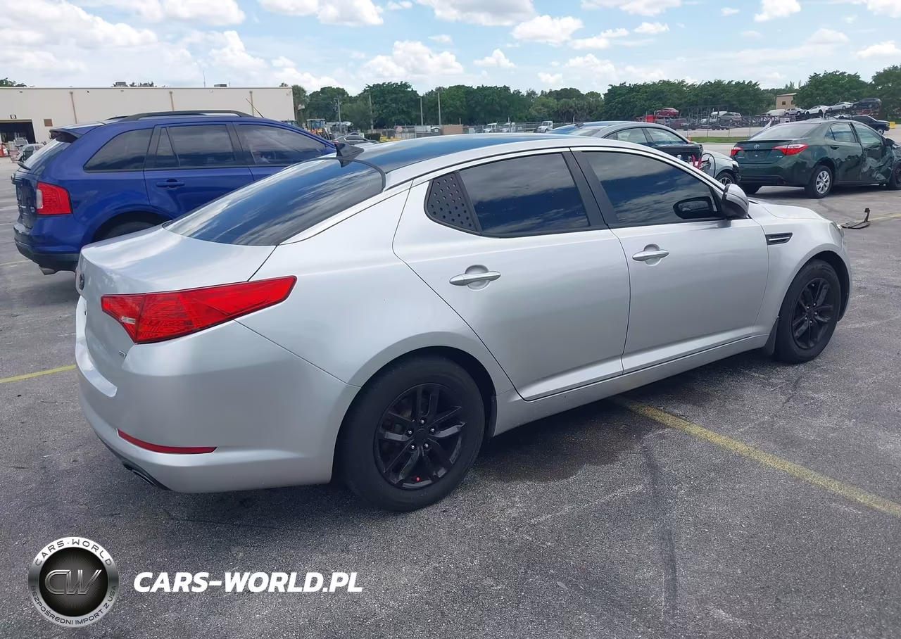2012 Kia Optima Lx VIN:5XXGM4A76CG050667 - 4