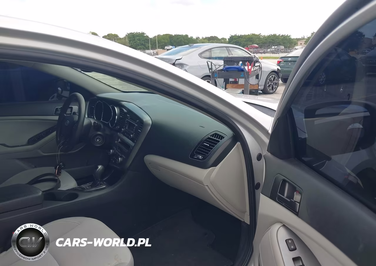 2012 Kia Optima Lx VIN:5XXGM4A76CG050667 - 5