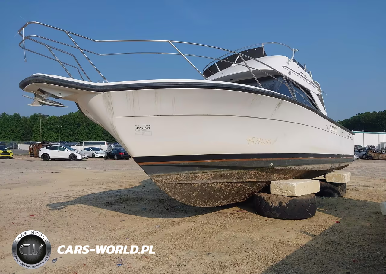 1988 Phoenix 33Ft Convertible Boat-No Trailer VIN:PMG81513F888 - 2