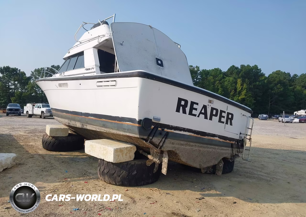 1988 Phoenix 33Ft Convertible Boat-No Trailer VIN:PMG81513F888 - 3