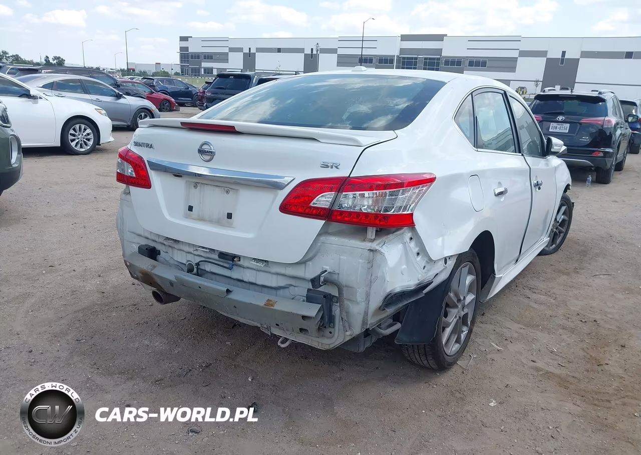 2015 Nissan Sentra Sr VIN:3N1AB7AP1FY337913 - 4