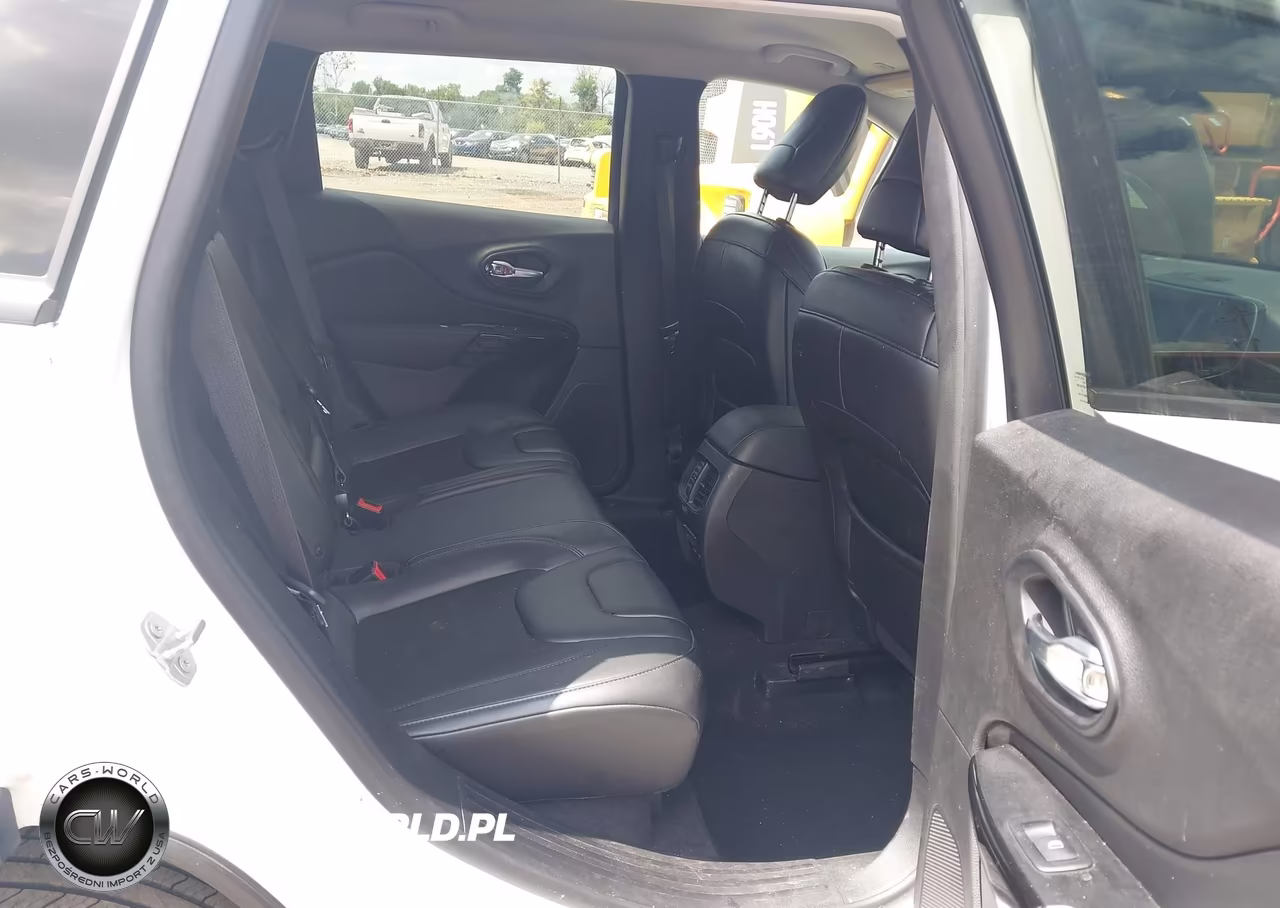 2019 Jeep Cherokee Altitude 4X4 VIN:1C4PJMLB9KD436132 - 8