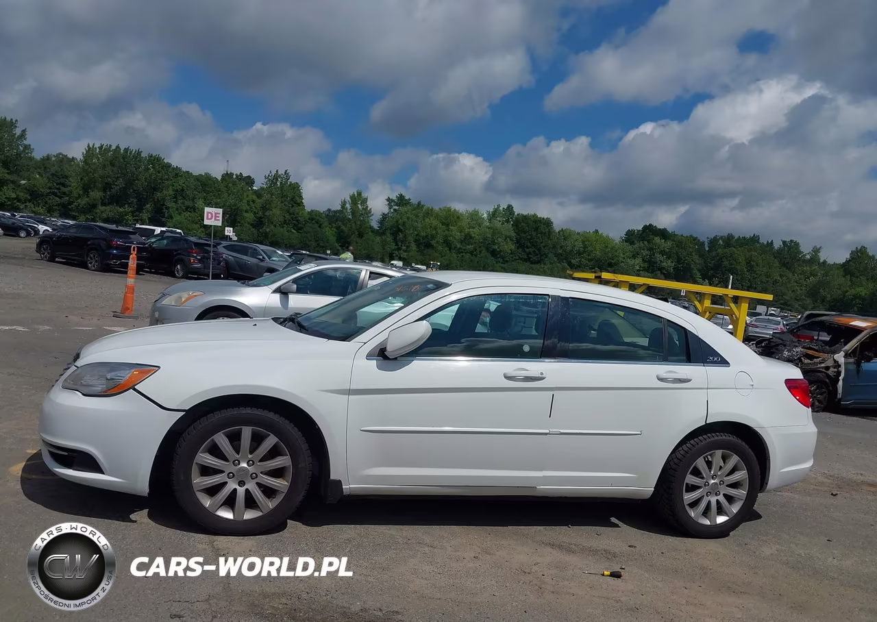 2013 Chrysler 200 Touring VIN:1C3CCBBB2DN614527 - 14