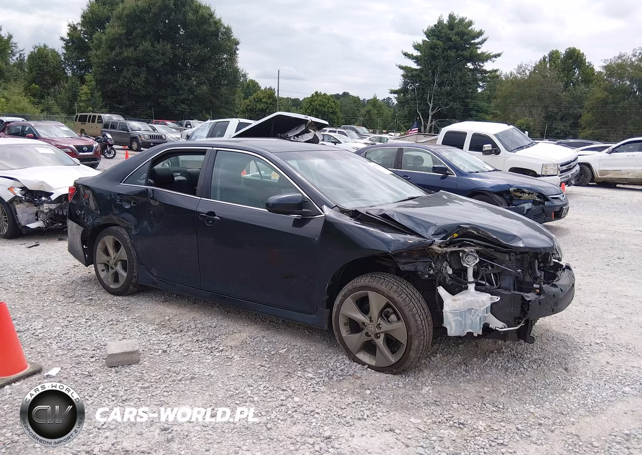 2012 Toyota Camry Se V6 – zdjęcie 1 z 17