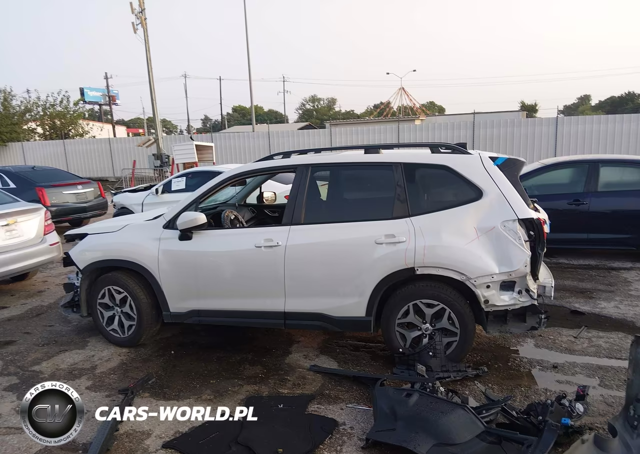 2024 Subaru Forester Premium VIN:JF2SKADC3RH403645 - 15