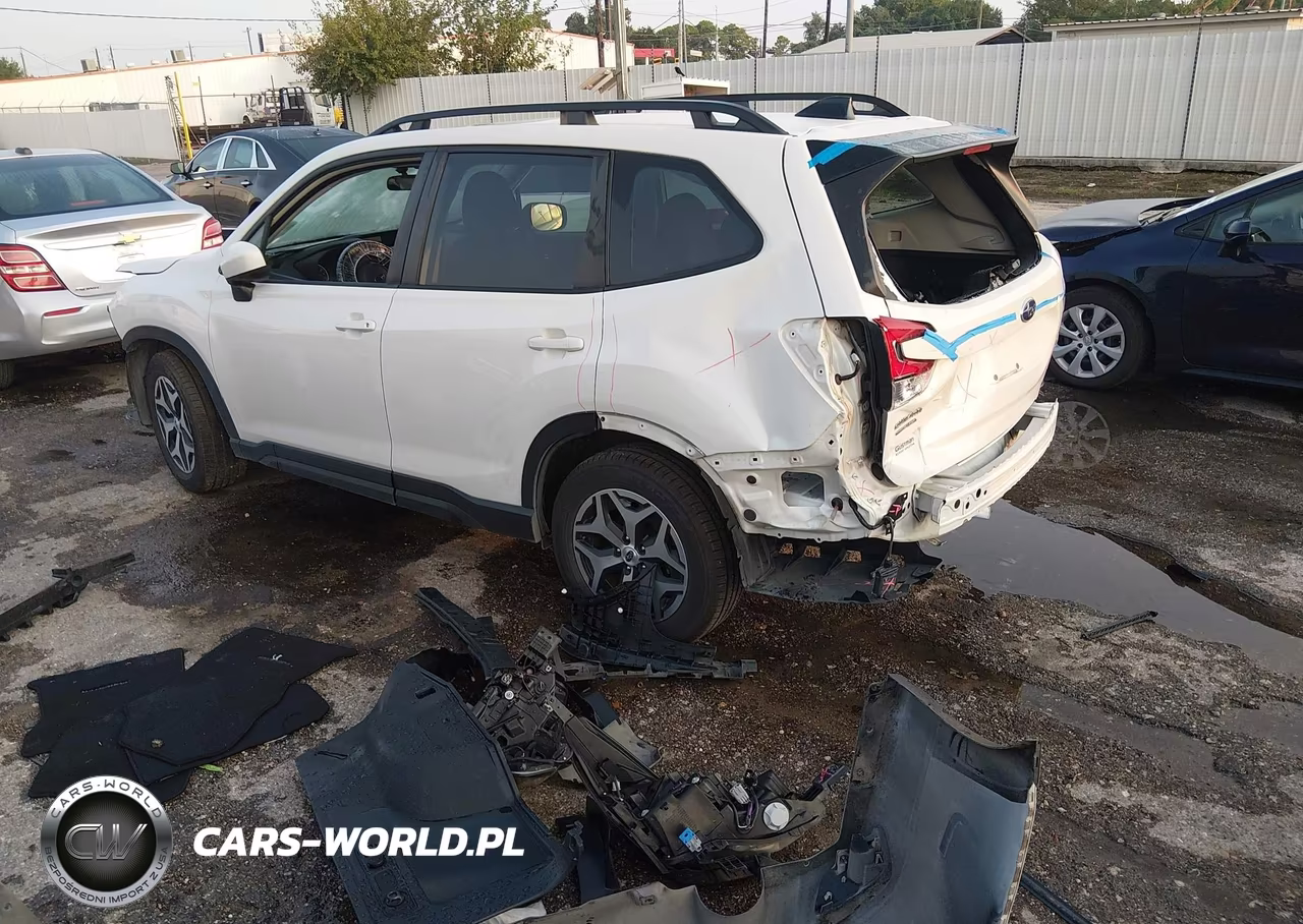 2024 Subaru Forester Premium VIN:JF2SKADC3RH403645 - 3