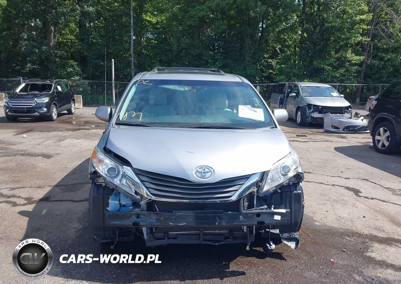 2013 Toyota Sienna Xle V6 8 Passenger VIN:5TDYK3DC3DS370574 - 13