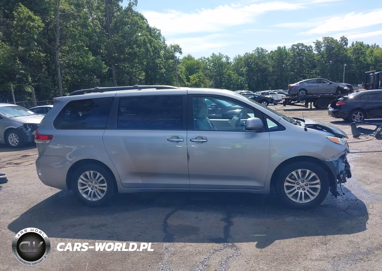 2013 Toyota Sienna Xle V6 8 Passenger VIN:5TDYK3DC3DS370574 - 14